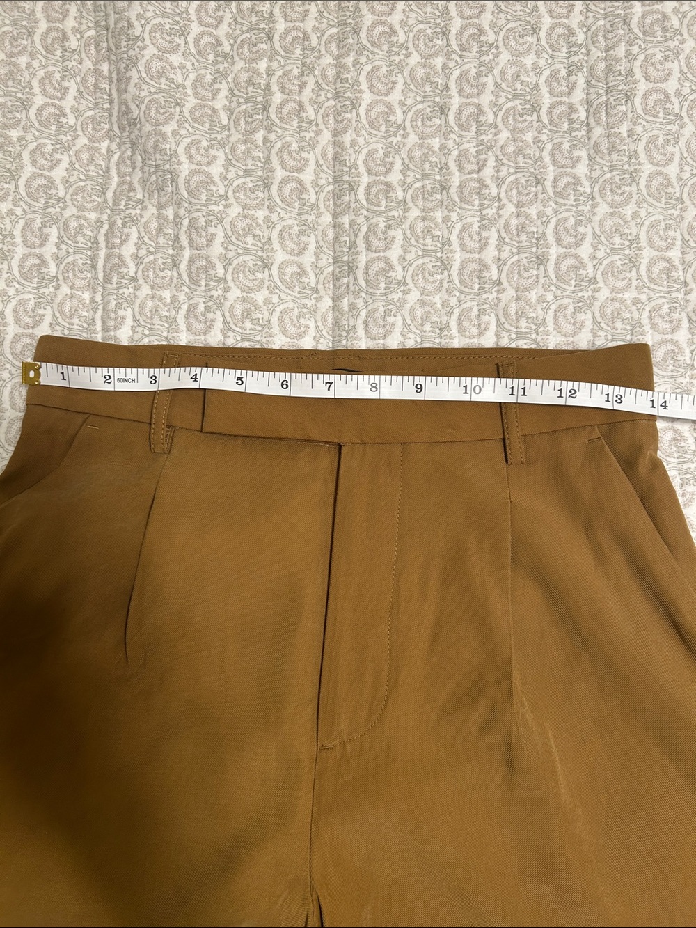 Banana Republic Olive-Tan Wide-Leg Pleated Chinos - Picture 8 of 14